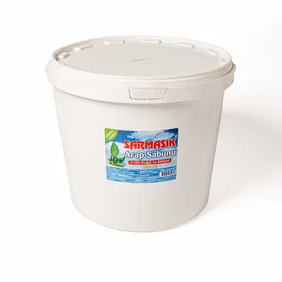 Sarmaşık Arap Sabunu 10 Lt. Beyaz plastik kova içerisinde 10 litre Sarmaşık marka arap sabunu.